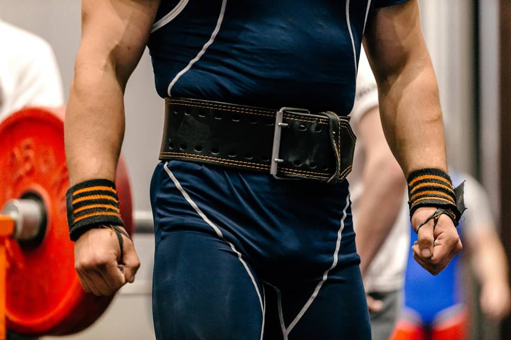 powerlifting vs weightlifting belt